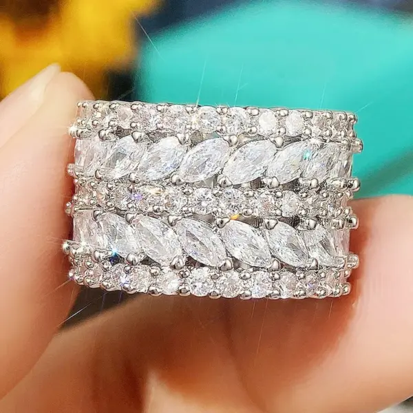 Wholesale Geometric Claw Setting Ring For Women In Copper With White K Water Plating And Zircon Inlay