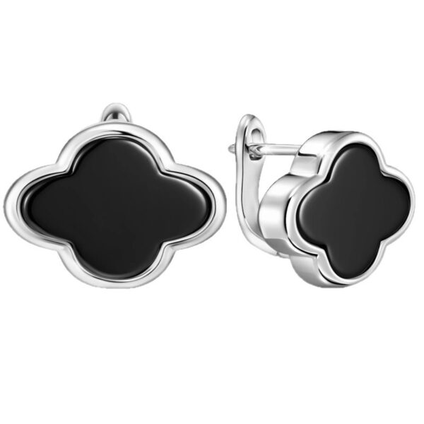 Wholesale Electroplated copper and gold-plated light luxury four-leaf clover stud earrings, versatile earrings for commuting