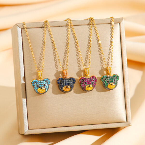 Wholesale Titanium steel colorfast, elegant and luxurious clavicle necklace accessory