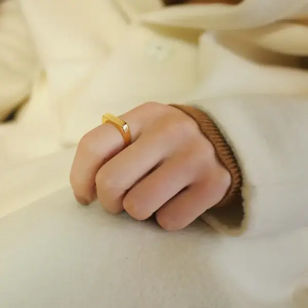 oly-aa9df5a63ec00856d969e1e8b3a368e3 Wholesale Unisex Rectangle Rings Crafted From Hypoallergenic 316 Stainless Steel With 18K Real Gold PVD Coating