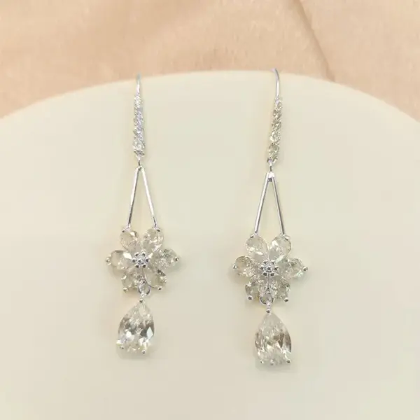 Wholesale Fashionable Luxury Snowflake Zircon Earrings Women's Versatile Waterdrop Ear Hook Elegant Bohemian Style Copper Jewelry
