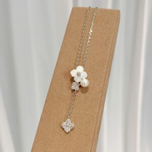 Xl385 white gold tassel necklace