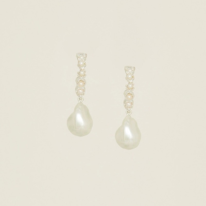 Wholesale [Valentine's Day gift] Zhao Lusi white deer same shaped pleated pearl earrings baroque pearl earrings
