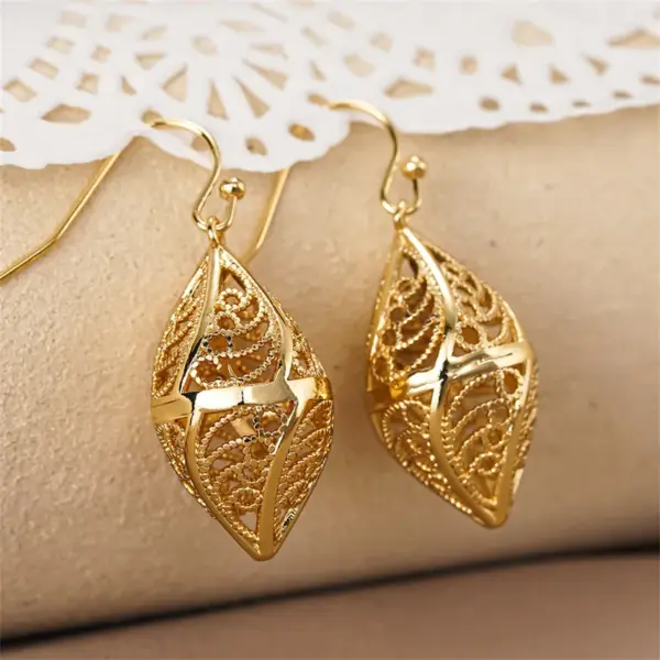 Wholesale Three-dimensional Geometric Drop Earrings For Women In Copper With KC Golden Plated Water Plating And 0.03µm Coating Thickness