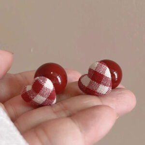 A2721 burgundy-cherry red heart plaid pearl earrings