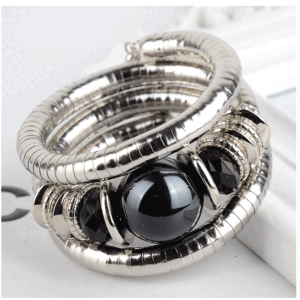 Black multi-layered bracelet
