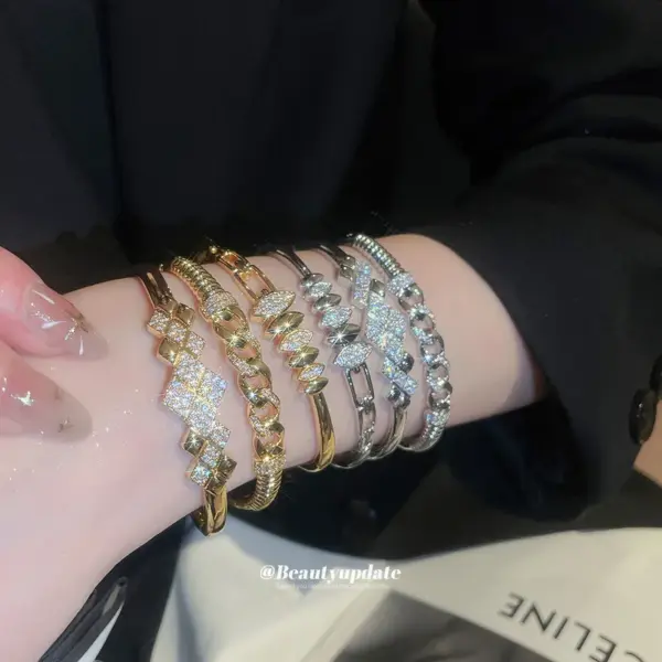 Wholesale Round Copper Bangle For Women With Real Gold Plated Finish And Zircon Inlay