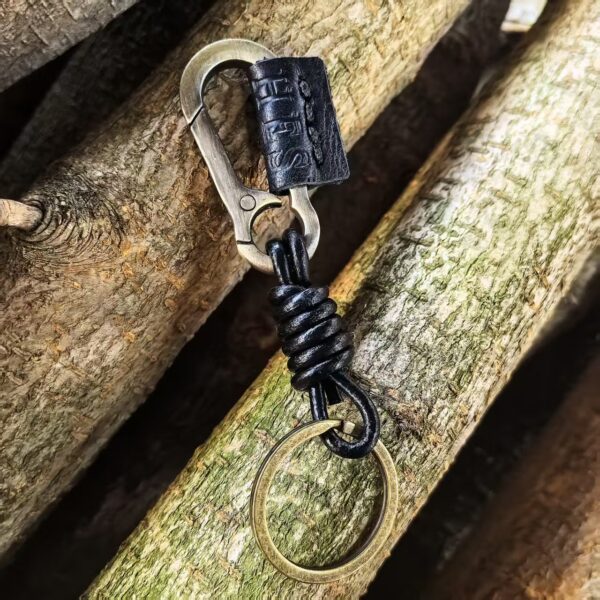 oly-ac2bda74766dd3bda7f1652dd79cdbf4 Wholesale Punk Vintage Leather Keychain High-grade Genuine Leather Bag Hanging Old Multi-function Cowhide Woven Mountain Hanging Buckle