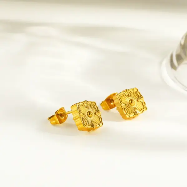 Wholesale Asymmetrical Rhombus Stud Earrings For Women In 304 Stainless Steel With 18K Real Gold PVD Coated Plating 0.03µm Thickness