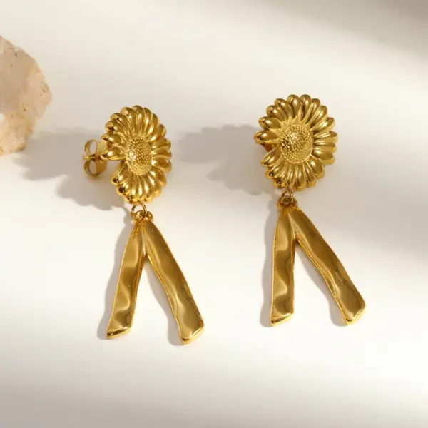 Wholesale V Shape Asymmetrical Stud Earrings For Women, 18K Real Gold Plated With 0.03µm PVD Coated 304 Stainless Steel