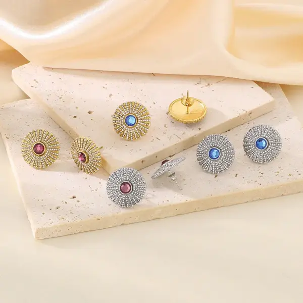 Wholesale Ion Plating (IP) 18K Gold Plated Round 304 Stainless Steel Vintage Style Waterproof Non Tarnish Ear Studs