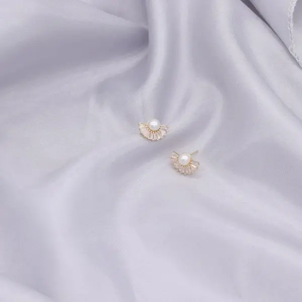 Wholesale Sector Stud Earrings For Women With 925 Sterling Silver Posts, Copper Base, 14K Real Gold Plated And Zircon Inlay