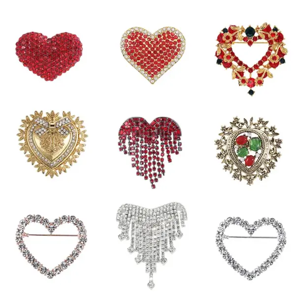 Wholesale Luxurious Full Diamond Heart Shaped Lapel Pins Fashionable Versatile Clothing Accessories For Women Teacher's Day Gift