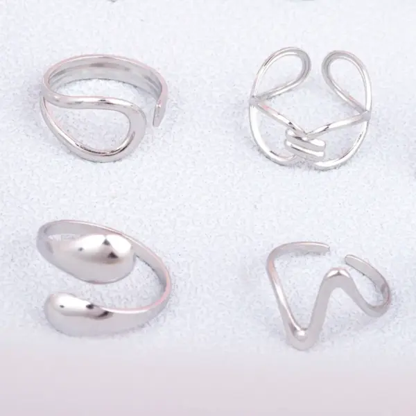 Wholesale 304 Stainless Steel Geometric PVD Coated Stone-Free Golden Plated Lady Queen Sexy Rings
