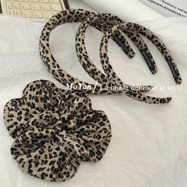 Wholesale Retro Leopard Print Sponge Hair Hoop Fashion All-match Headband Fashionable Out-of-the-way Pressed Hair Caps Hair Ring
