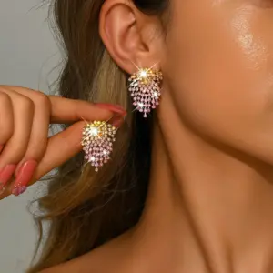 Wholesale Exaggerated Drop Shaped Water Diamond Earrings New Fashion Purple Red Women Luxury Sensation Elegant Lady Style Full Of Sparkle