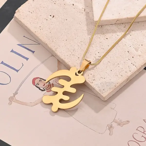 Wholesale Ion Plating (IP) 18K Gold Plated Rose Cross Symbol Simple Stainless Steel IG Style Casual Streetwear Pendant Necklace