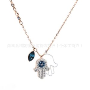 Devil's palm necklace