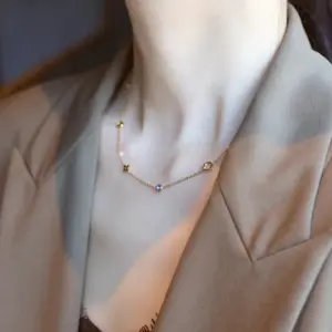 【QYH1170】Rhombus Shaped Colored Diamond Necklace / Gold