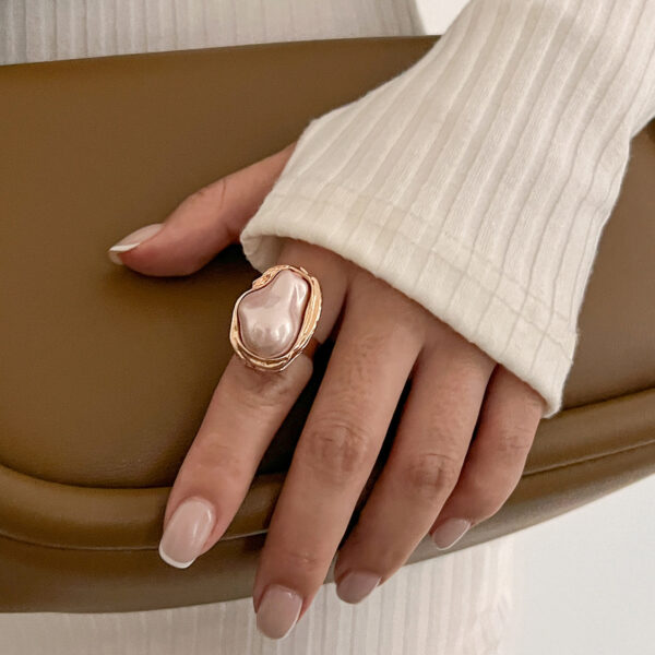 oly-af90f4d6eafa1c1547fad584ed3ace62 Wholesale jewelry baroque inlaid shaped pearl ring retro irregular alloy rings