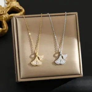 Wholesale Jewelry Classic Style Ginkgo Leaf Titanium Steel Copper Plating Cable Chain Pendant Necklace