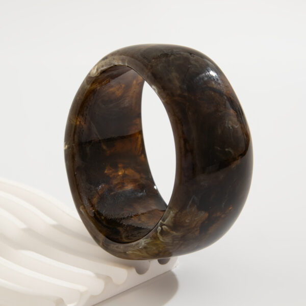oly-afa66142da6da405062a2c468afe17a4 Wholesale exaggerated ig style irregular resin wide bracelet personality design sense geometric halo brown bracelet