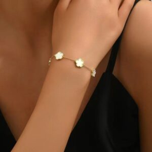 White shell bracelet