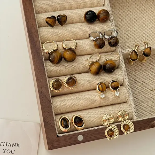 Wholesale Retro Brown Ball Earrings Women's Elegant Style Round Ball Studs Autumn Winter Fashion Jewelry Copper Material Simple Design