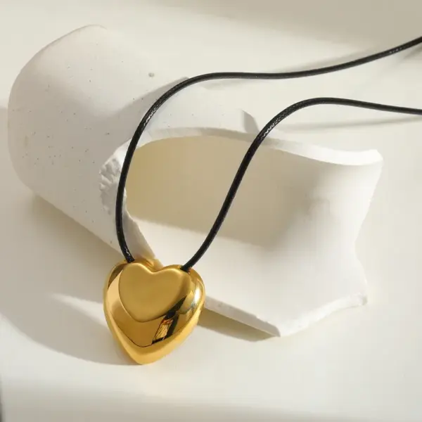 Wholesale Vacuum Electroplating (In Furnace) Plated 18K Real Gold Oval Water Drop Heart Shape 304 Stainless Steel Cute Vintage Novelty Design Electroplating No Buckle Closure Adjustable Necklace