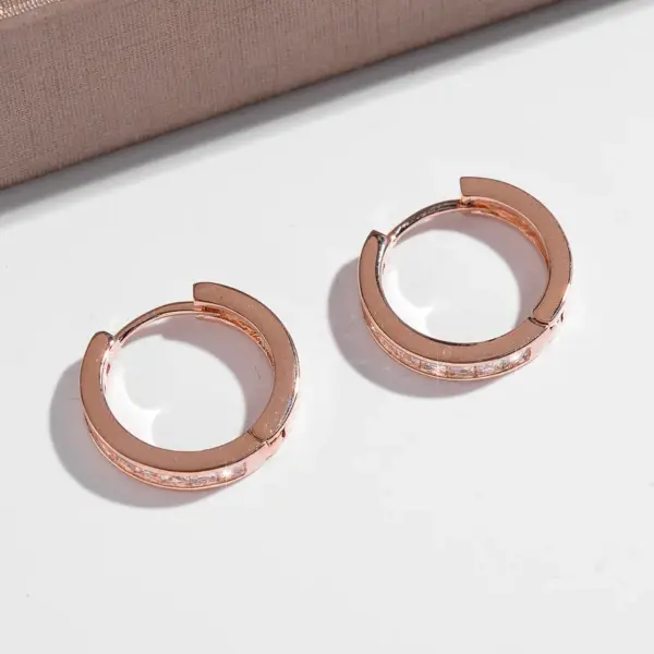 Wholesale Three-dimensional Geometric Hoop Earrings For Women In Copper With KC Golden Plated UV Plating And Zircon Inlay