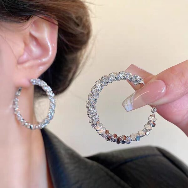 Wholesale Broken silver-niche light luxury design hoop earrings plain hoop unique temperament explosion high-end earrings