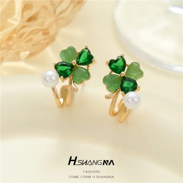 Wholesale Heart Shape Stud Earrings For Women With Copper And Cat's Eye Stone Inlay, Featuring 925 Sterling Silver Posts In Green