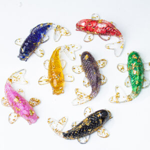Wholesale Cross-border Hot Sale Natural Crystal Gravel Glue Drop Small Fish Decoration Ornaments Car Office Desktop Car Ornaments
