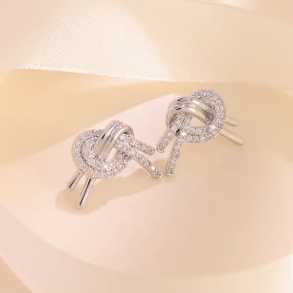 Wholesale Geometric Electroplated Copper Earrings For Women With Zircon Inlay And Water Plating Finish