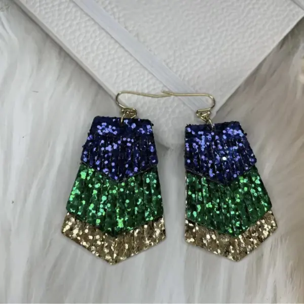 oly-b0fd34748c9d4e717a411e22b3df0d35 Wholesale Christmas Series Tassel Trapezoidal Shaved Glossy Leather Earrings Faux Leather Jewelry Accessories