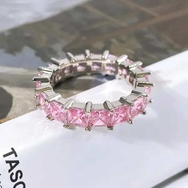 oly-b11486644986ce54d389a96e6ec772ef Wholesale Square Claw Setting Ring For Women In Brass With 18K Real Gold Water Plating And Zircon Inlay