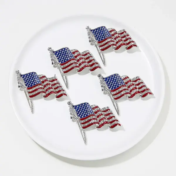 Wholesale Europe And The United States New American Flag Brooch Alloy Diamond Painting Oil Anti-light Pin Independence Day Flag Brooch Accessories