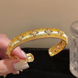 Gold flower bracelet