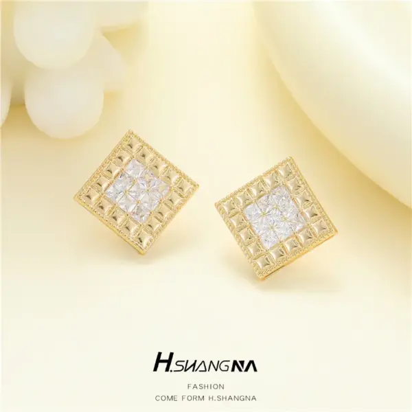 Wholesale Rhombus Stud Earrings For Women With 925 Sterling Silver Posts, Copper Base, Electroplated 14K Real Gold, And Zircon Inlay