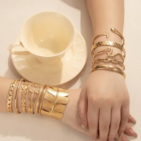 Wholesale New Wide Version Stainless Steel Bracelet Adjustable Size Leaves Titanium Steel Hollow-out Elegant Elegant Bracelet