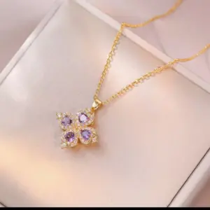 X3446 Purple Rotating Necklace
