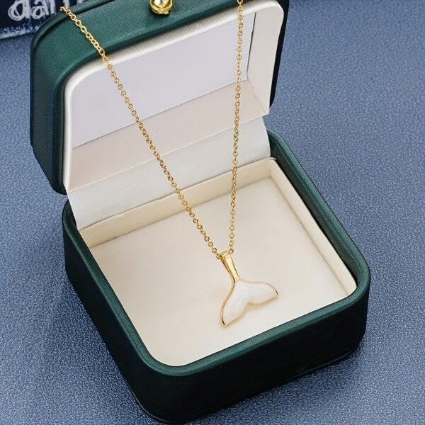 Wholesale 18k Gold-plated Fashionable Fishtail Drop Glue Stainless Steel Necklace Women's Simple Elegant Clavicle Chain All-match Light Luxury Style Decoration