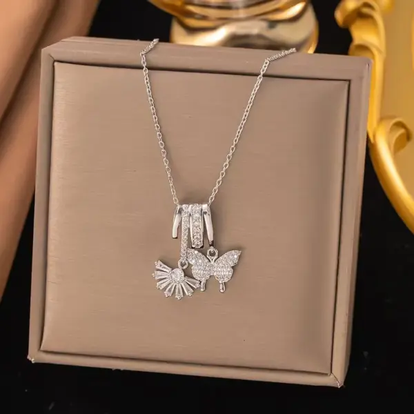 Wholesale Geometric Inlay Pendant Necklace For Women In Copper With 18K Real Gold Plated Water Plating And Artificial Rhinestones On Cable Chain