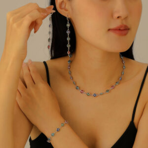 White k necklace + bracelet + earrings