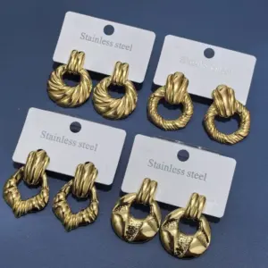 Wholesale 304 Stainless Steel Paisley Solid Color Golden Plated Elegant Modern Style Ear Studs