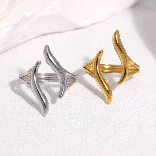oly-b2e105811431a7abcb99a4d28575987a Wholesale Stainless steel ring, gold-plated, waterproof, colorfast, geometric design, titanium steel ring