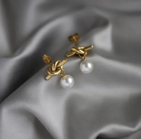 Wholesale 1 Pair Basic Simple Style Knot 304 Stainless Steel Titanium Steel Artificial Pearls 18K Gold Plated Vacuum Plating PVD Coated Drop Earrings