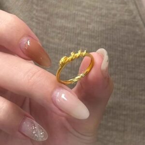 Wholesale Style Golden Snake Winding Necklace for Women Ins Accessible Luxury Niche Pendant Clavicle Chain Gift for Girlfriend This Year