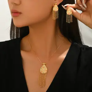 Wholesale Geometric Tassel Jewelry Set For Women In Electroplated Copper With 18K Real Gold Plated And Seed Bead Inlay Featuring O Chain
