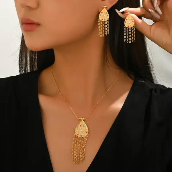 Wholesale Geometric Tassel Jewelry Set For Women In Electroplated Copper With 18K Real Gold Plated And Seed Bead Inlay Featuring O Chain